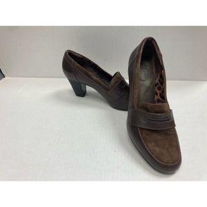 Clarks Womens Heels Closed Toe Pumps Brown Size 8.5M